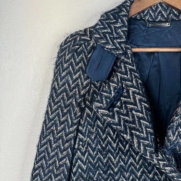 Diane Von‎ Furstenberg Trente Pea Coat Size 0 Navy/Tan Chevron Wool Mohair Blend - Picture 2 of 15